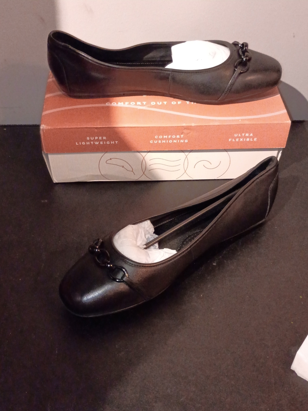 Easy Spirit Black Leather Chain-Accent Ballet Flats
